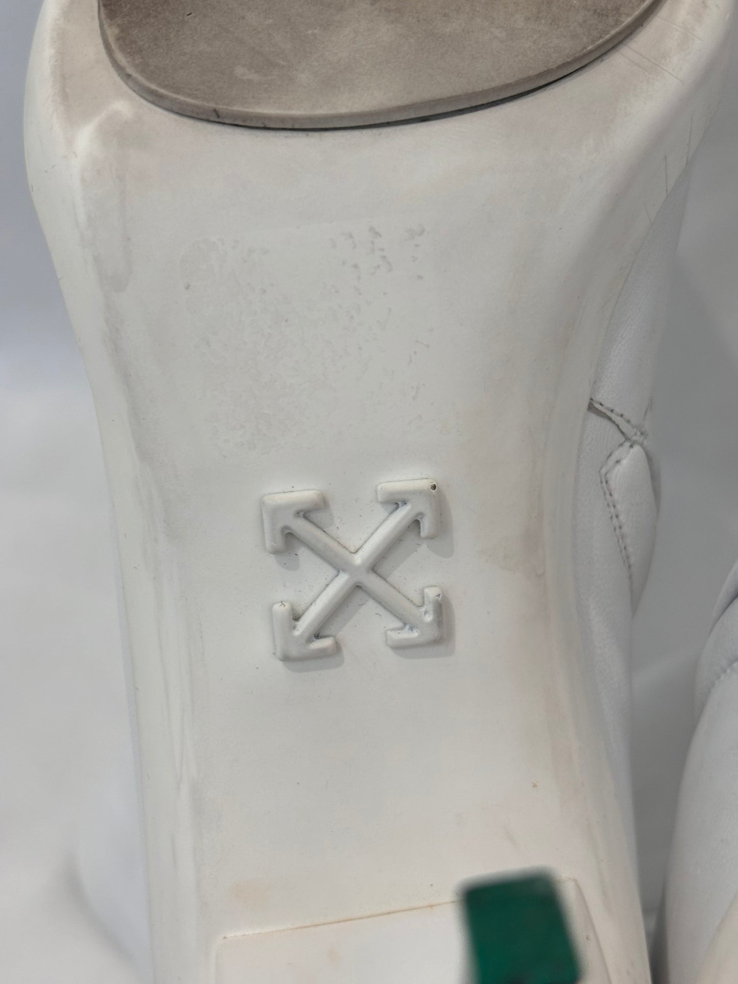 Off White