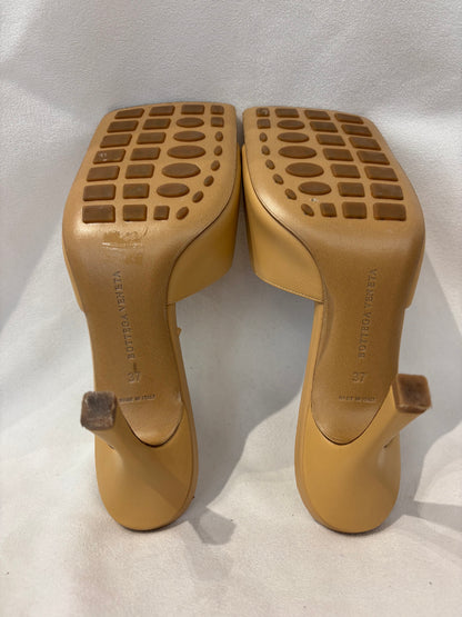 Bottega Veneta